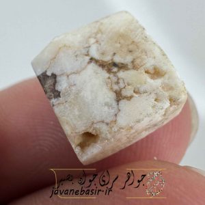 نگین فیروزه سفید: سمفونی رنگ و انرژی با قیمتی اقتصادی
