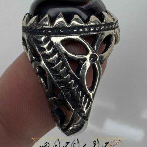 انگشتر عقیق پرانرژی برای موفقیت و حل مشکلات زندگی