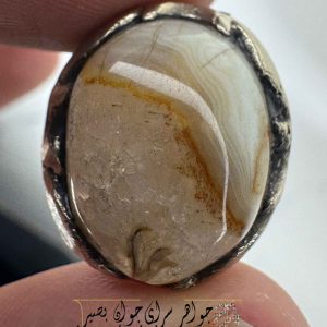 انگشتر عقیق برای ایجاد توازن چاکرای مال و اقتصاد