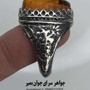 انگشتر کاریزماتیک مورچهدار؛ شکوه طرح کهربا