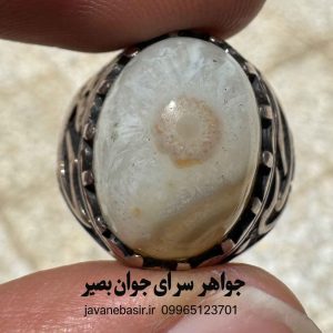 انگشتر باباقوری سفید و شیری | پاکسازی کارما و شروعی دوباره 9 انگشتر باباقوری سفید