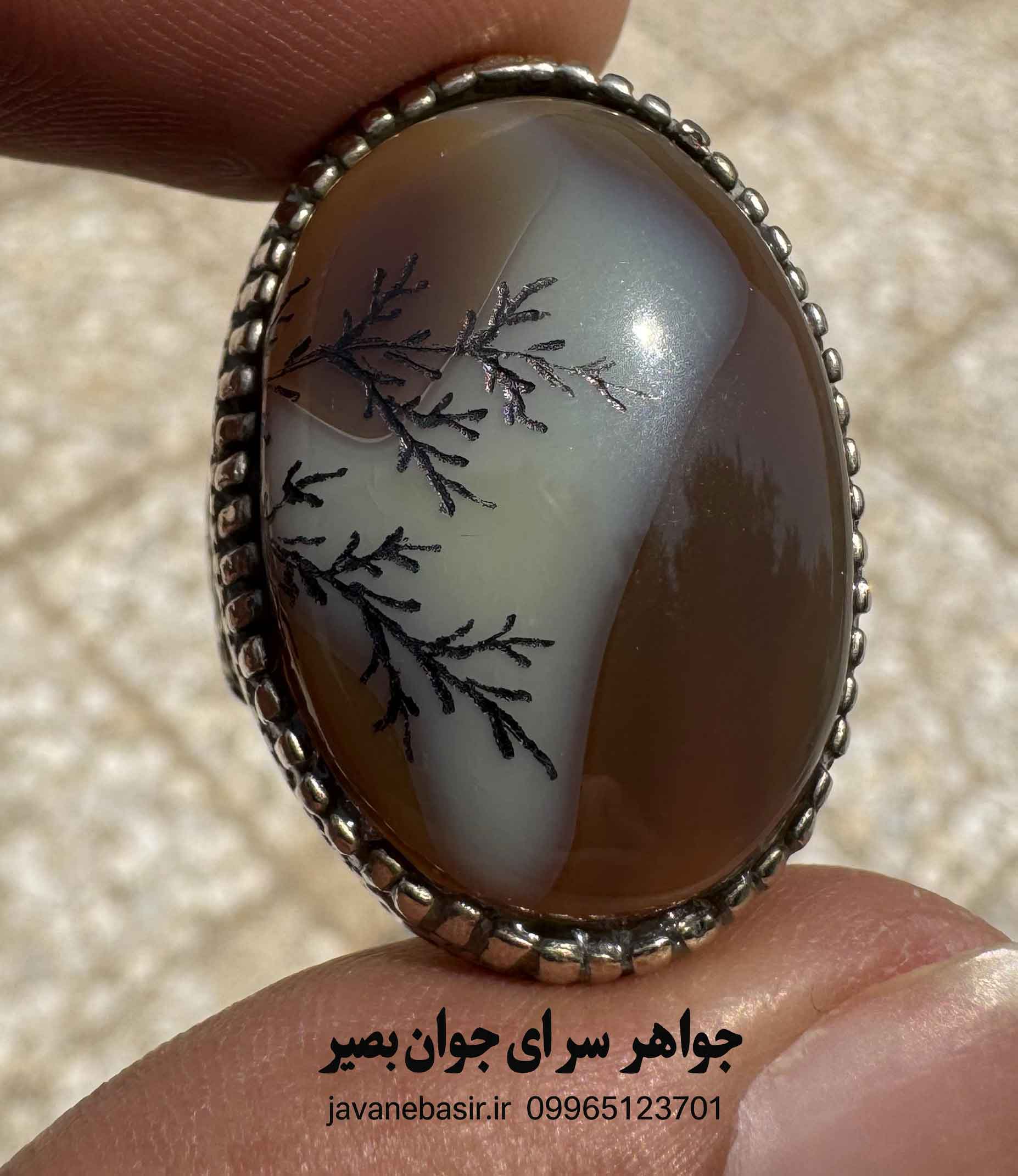 خرید انگشتر عقیق با کاروینگ شجر